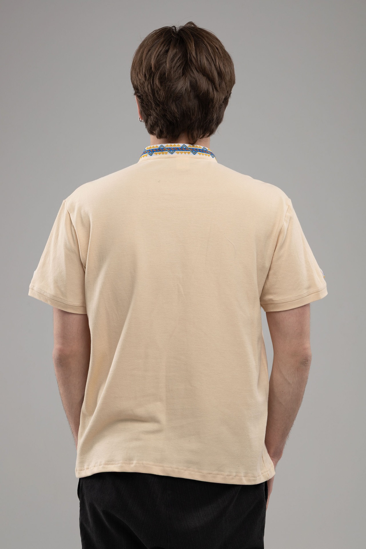 【男女兼用モデル】ウクライナ手刺繍ヴィシヴァンカ　半袖　フリーサイズ - 5