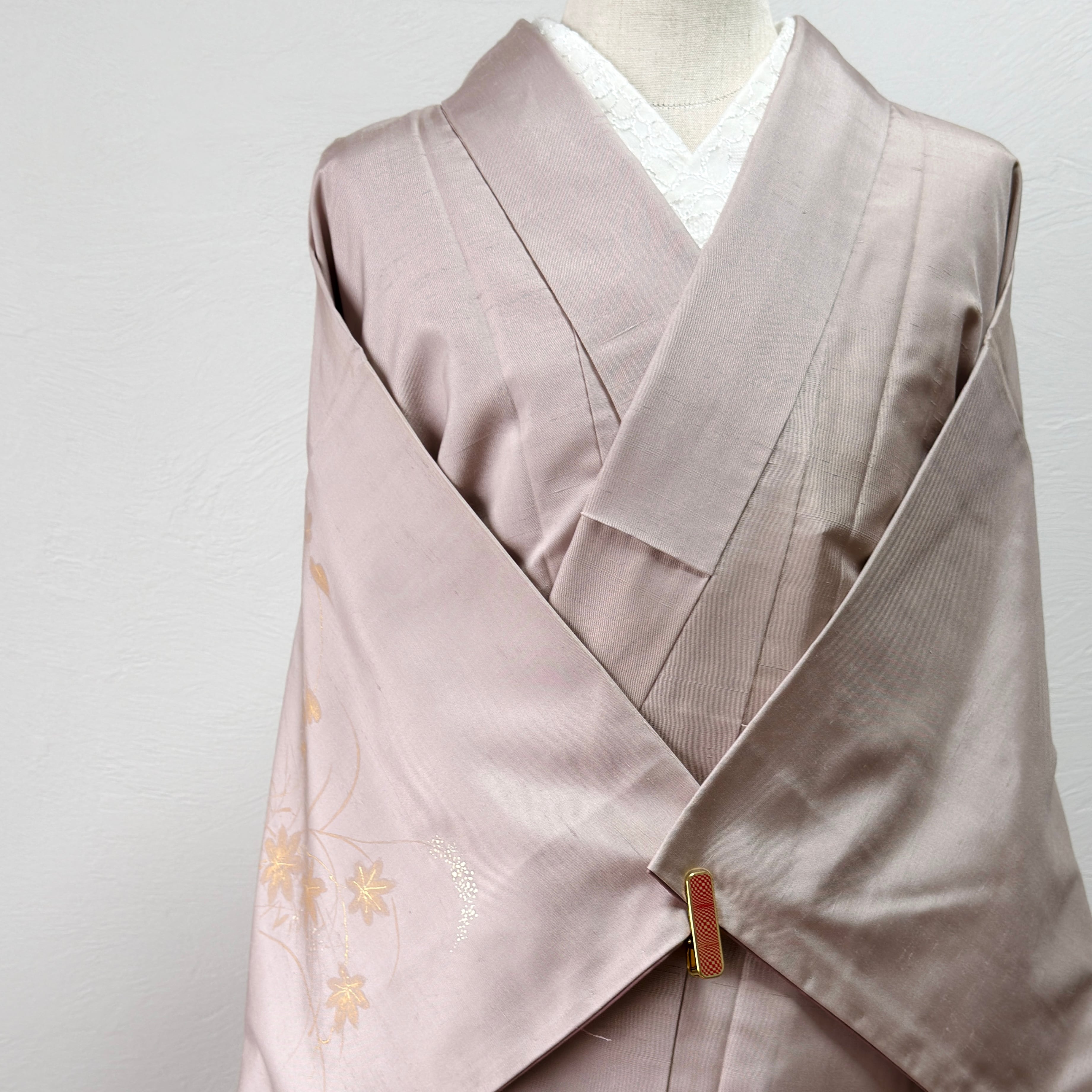 単衣 付け下げ訪問着 花柄 サーモン ピンク 付け下げ サーモンピンク 花柄｜綸子 華やかカジュアル着物 汚れあり