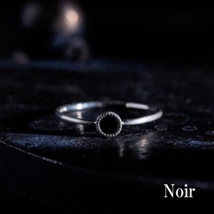 Noir onyx round silver ring (mat)