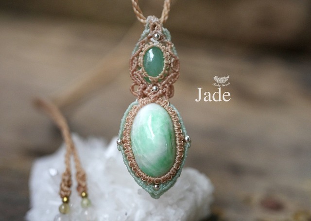 2つのグリーン★ミャンマー産 本翡翠 マクラメネックレス　1656