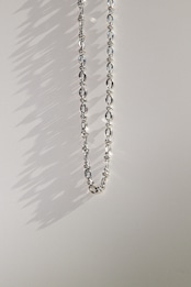 『花びらの勇姿』 petal chain necklace