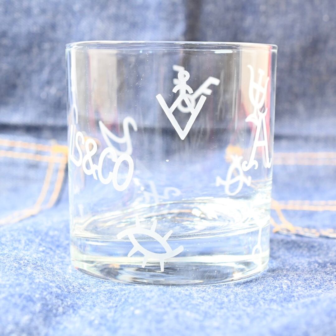 ティファニー マティーニ グラス チャーム 激レア 80's Levi's x Tiffany & Co. Whiskey Glass Mint | Button