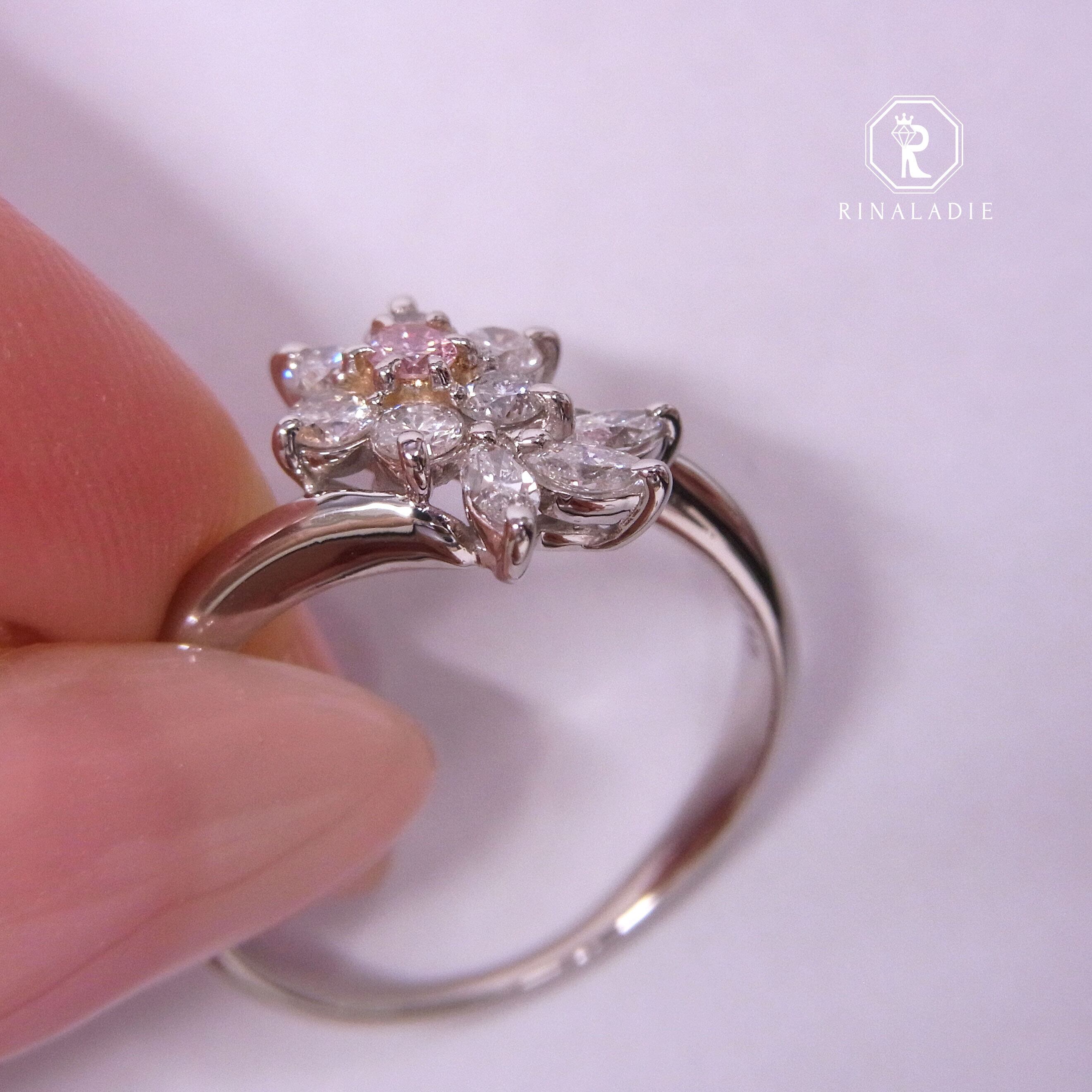pt＊総ピンクダイヤモンドの可憐なフラワーリングです pt＊総ピンクダイヤモンドの可憐なフラワーリングです
