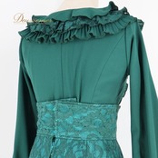 フラメンコ 衣装 ソニアジョーンズ SONIA JOHNES ツーピース セットアップ トップス ファルダ ボランテ フリル レース 光沢 豪華 華やか 高級感 レース ダンス 長袖 緑 グリーン系 高級 衣装セット 大人用 フリルデザイン おしゃれ イベント用 発表会 エレガント ダンス用品 セットアップ