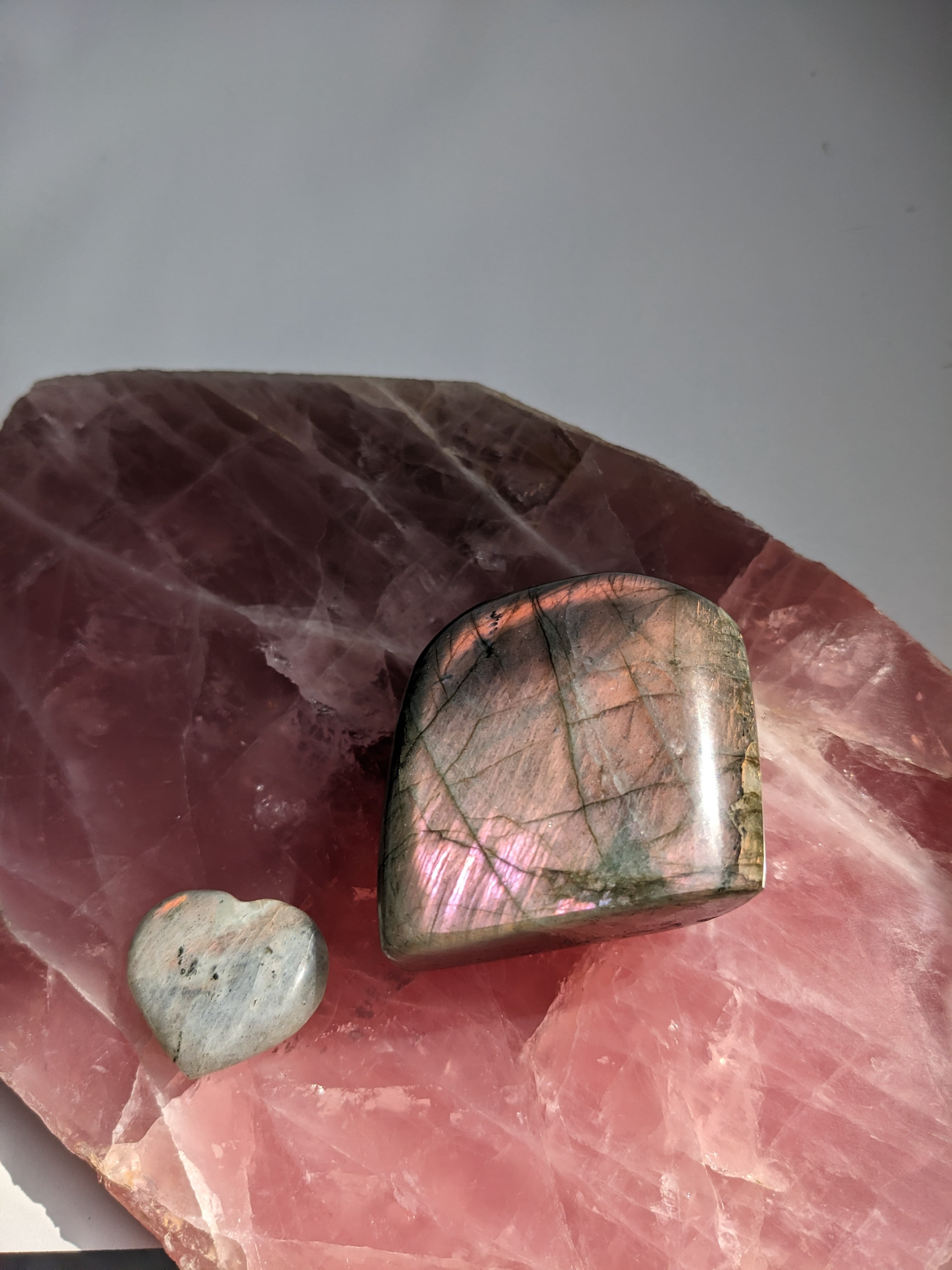 ラブラドライト　ピンクフラッシュ レアなピンクフラッシュ ラブラドライト | Pay ID