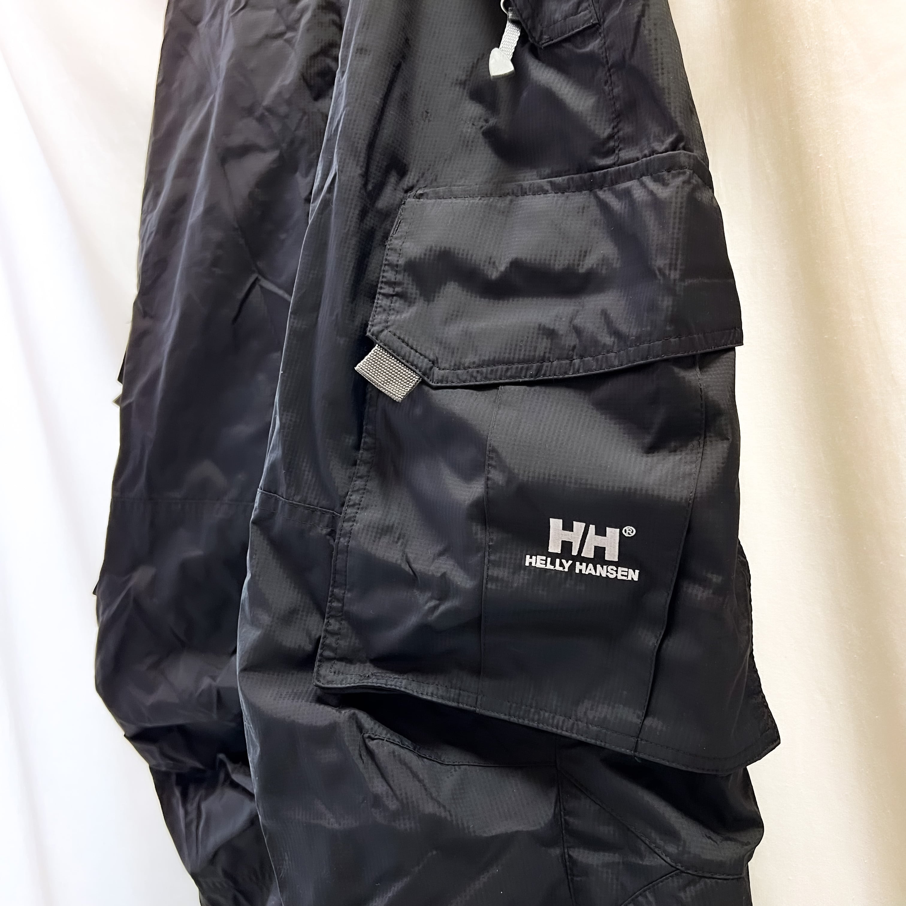 90s〜00s HELLY HANSEN nylon black ski wear cargo pants 90年代 ヘリーハンセン ナイロン  ブラック スキーウェア カーゴパンツ 黒