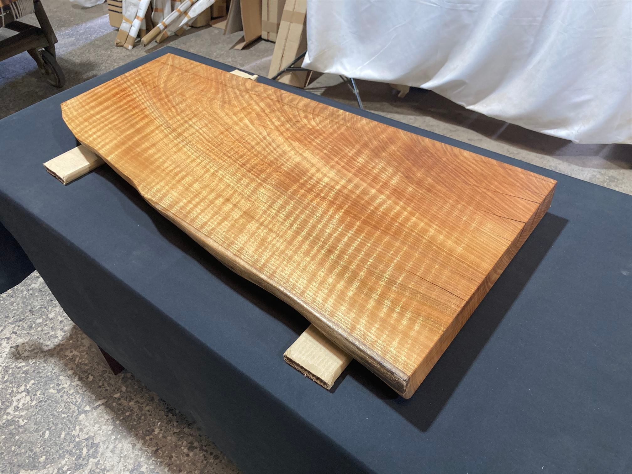 激安セール！神代ケヤキ　欅　ブック収納　センターテーブル　銘木　無垢材　番号31 神代ケヤキ 欅 ブック収納 センターテーブル 銘木 無垢材 番号31 無垢