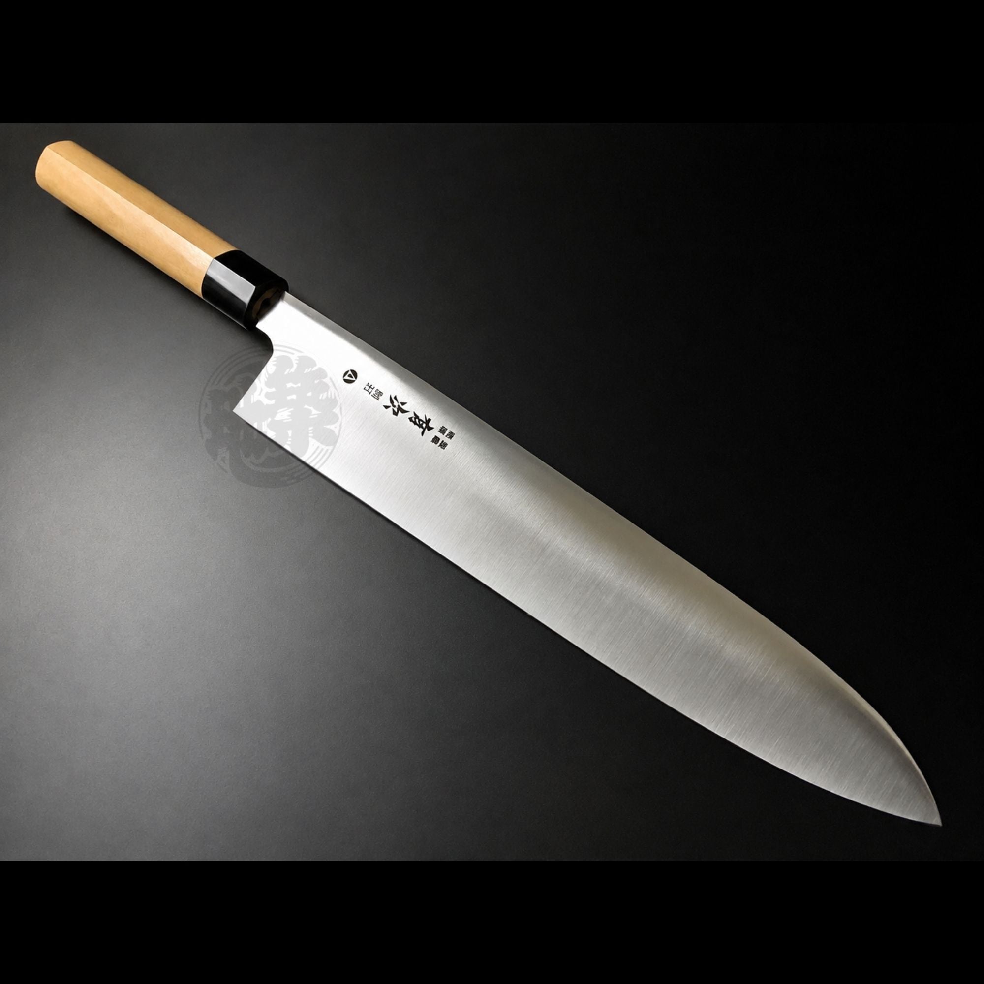築地有次 和式牛刀 270mm【送料無料】AUS-10鋼 朴の木柄 日本製 有次 包丁 プロ仕様 万能 27cm 高級和包丁 ギフト