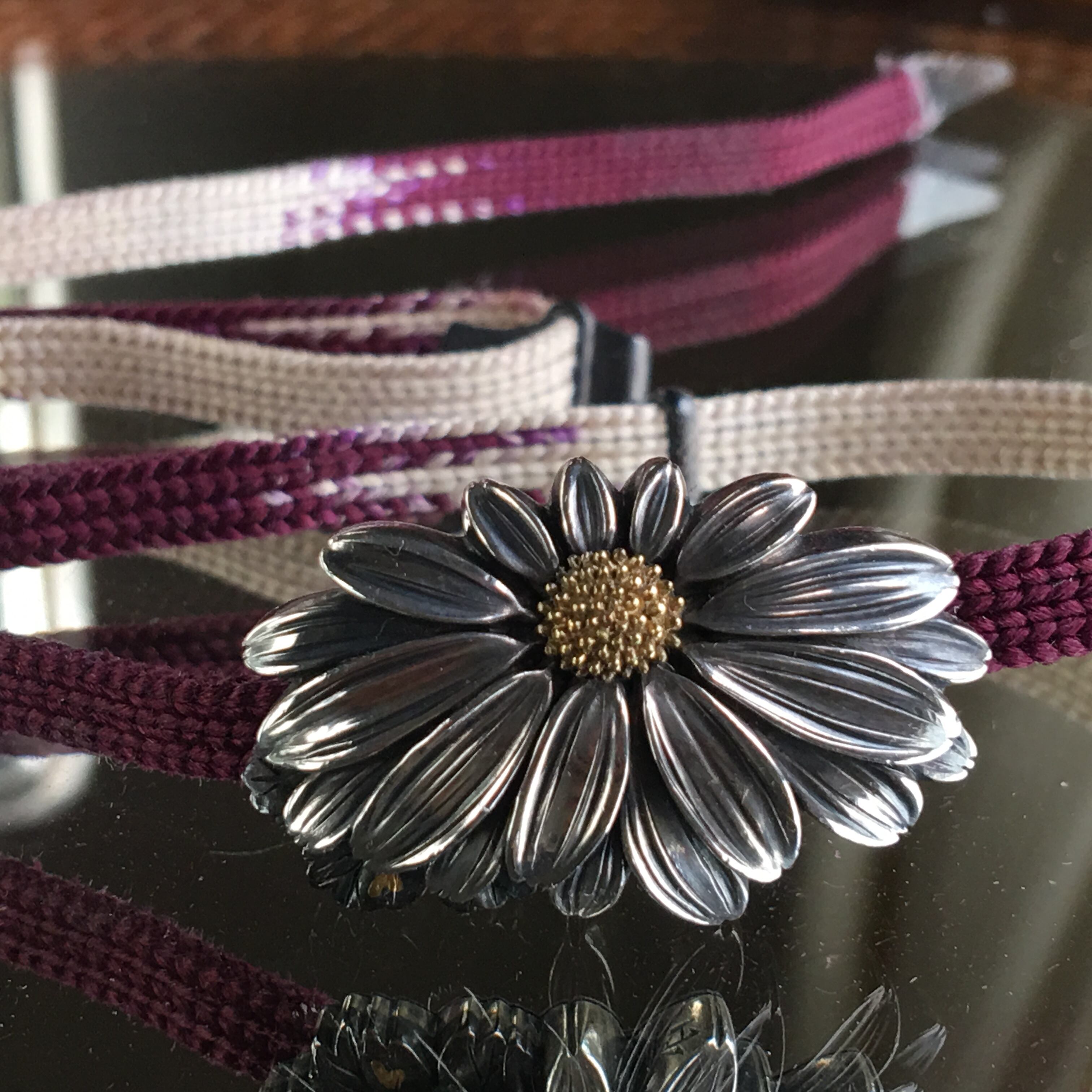 アンティーク 在銘金工 美しい菊の帯留め