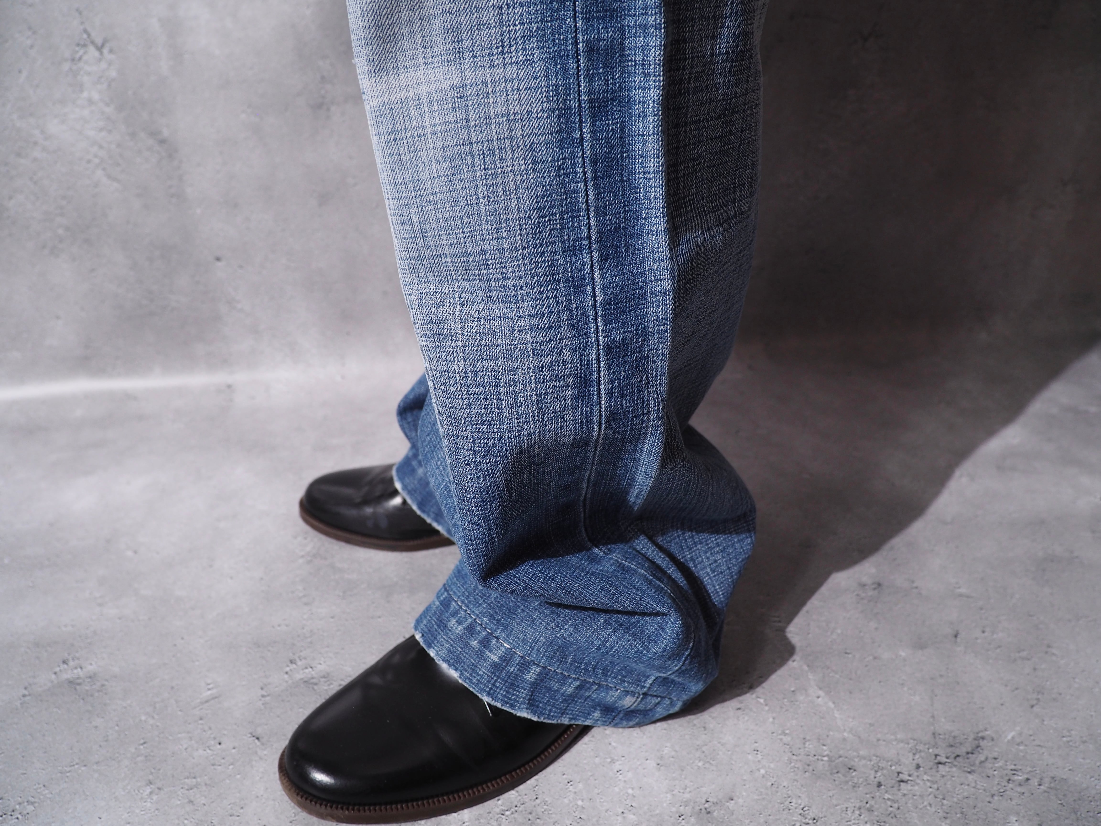 2000s ” Sabisabi deluxe ” green stitch embbossed damage wide denim pants