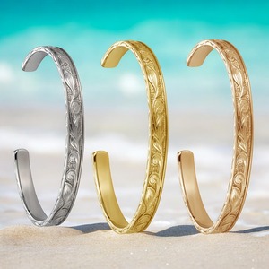 《選べる選べる３色》女性向けサイズ ハワイアンジュエリー ステンレス バングル レイズドバングル 浮き彫り サージカルステンレス ブレスレット スクロール ノーエッジ フリーサイズ プレゼント ラッピング レディース lei-gbsg68