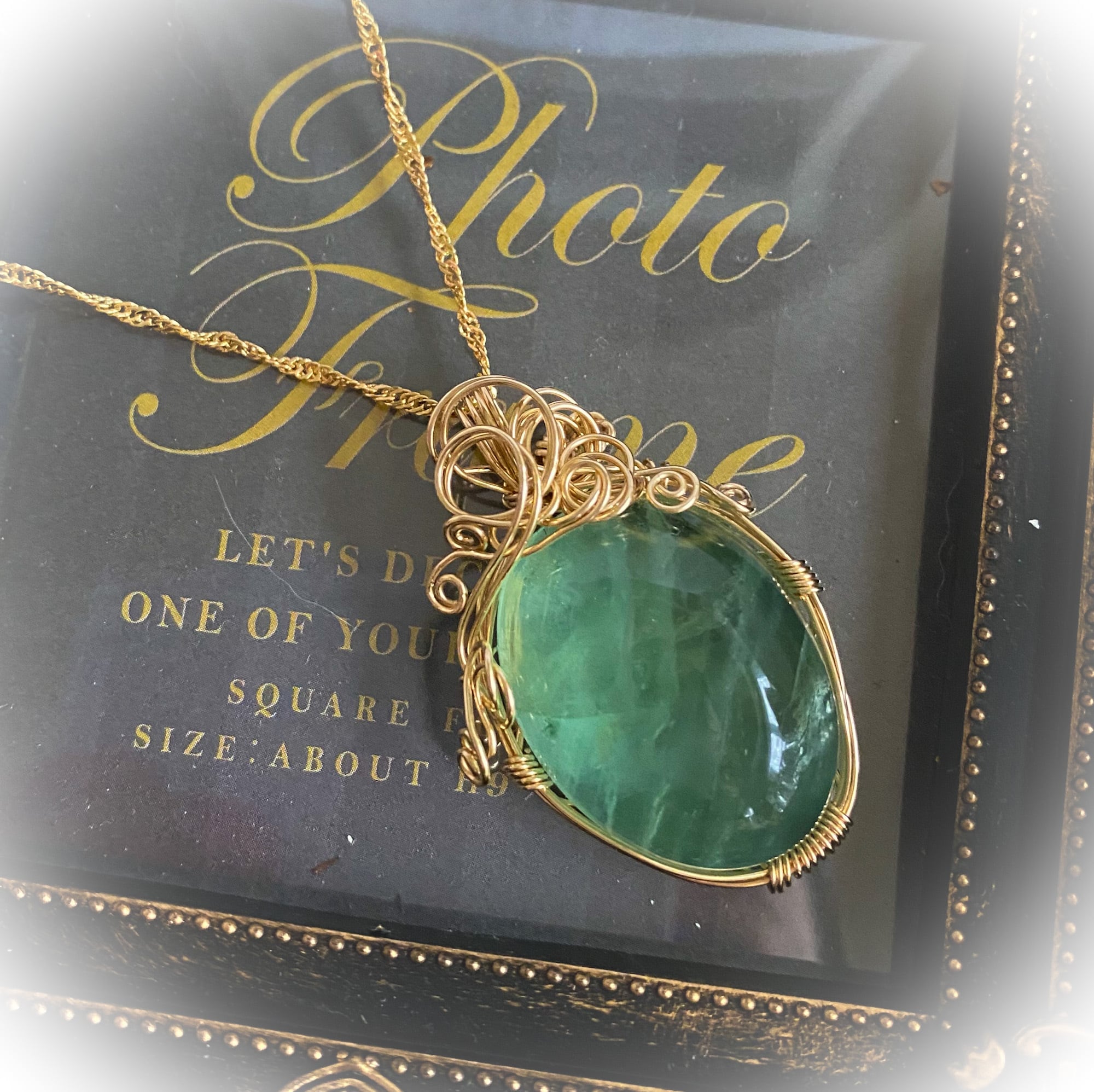 ハーモニーストーン】大きなフローライトペンダント《ネックレス