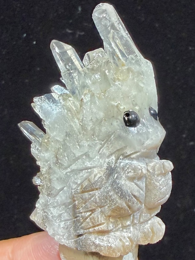 2) 天然石・母岩彫刻「ハリネズミ」水晶クラスター