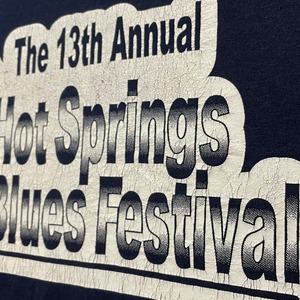 【JERZEES】Hot Spring Blues Festival Tシャツ 音楽フェス バックプリント 企業ロゴ 2X オーバーサイズ US古着