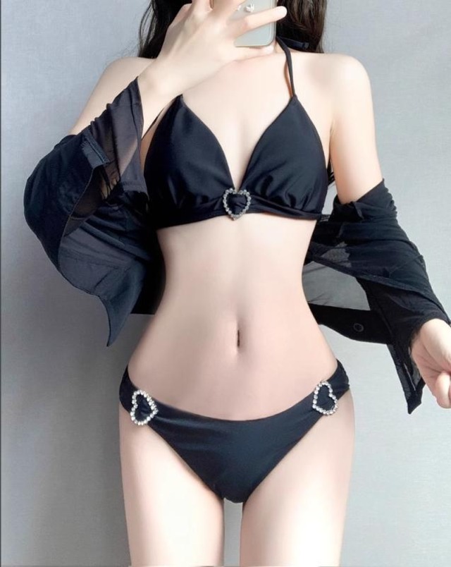 ビキニ 水着 レディース かっこいい 黒 ハート きれいめ 水着 上下セット クリスタル キラキラ ビジュー ブラック 三角 紐ビキニ キャミソール 個性的 大人可愛い 小胸 パッド入 シンプル 大人 長袖 シャツ ショート丈 シアー こなれ感 セクシー