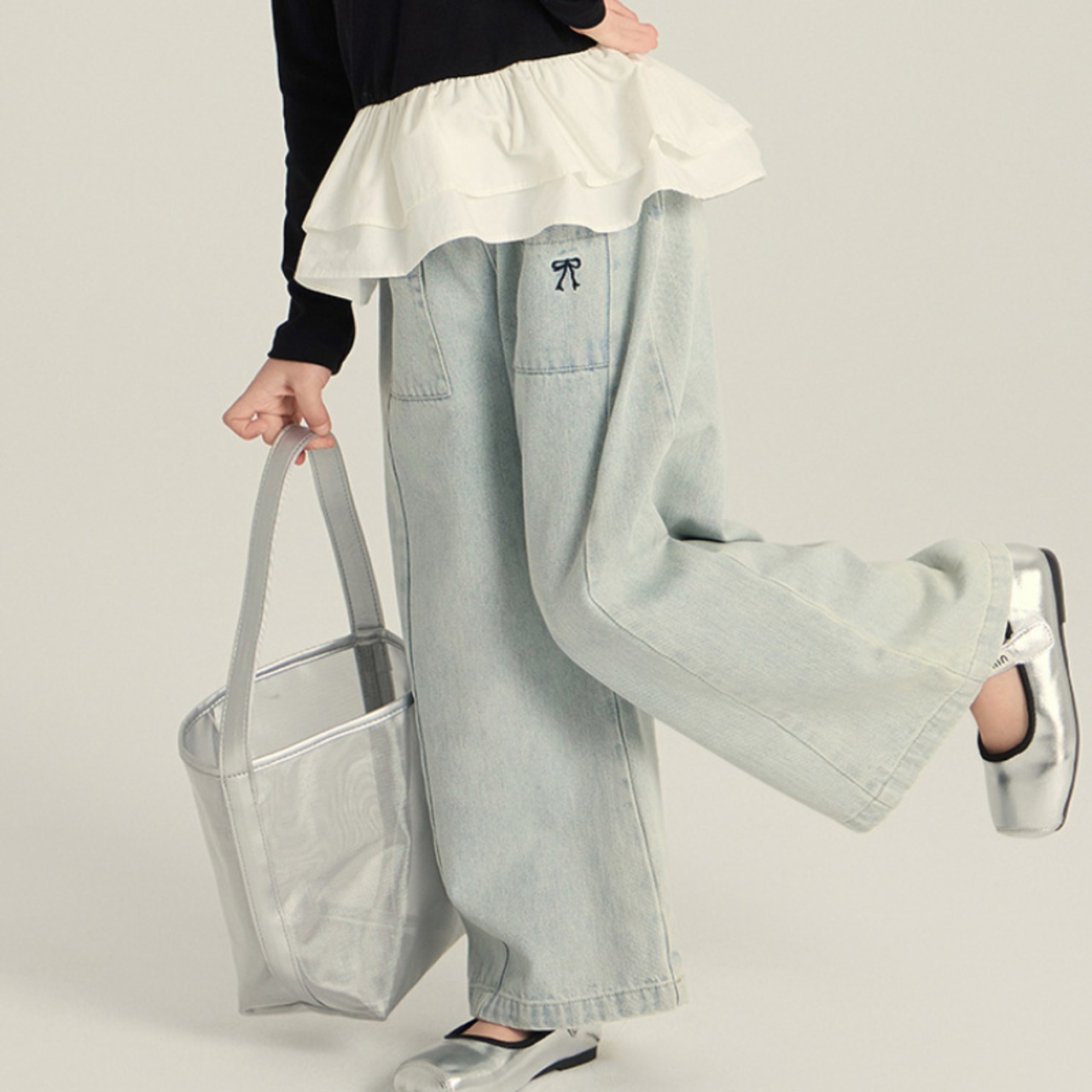 秋リボン刺しゅうフレアジンズ