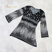 社交ダンス 衣装 Caia トップス ブラウス レッスンウェア ブラック系 伸縮 ストレッチ 練習 レッスン 柄 模様 袖 黒 白 かわいい 華やか スリット おしゃれ ダンス衣装 イベント ステージ パーティー レディース ホワイト系