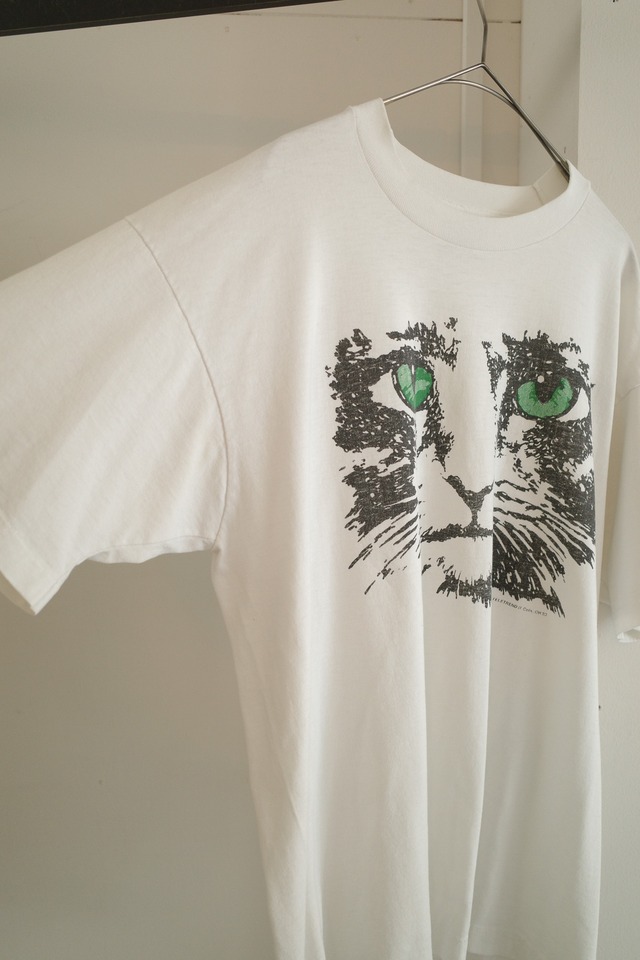 green eyes tshirt
