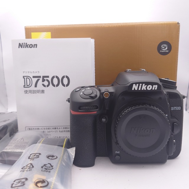 【未使用品】 Nikon D7500 ボディ