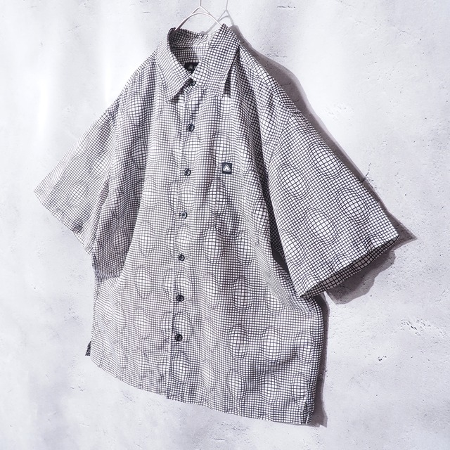 2000s " airwalk " Near future Geometric pattern SS shirt