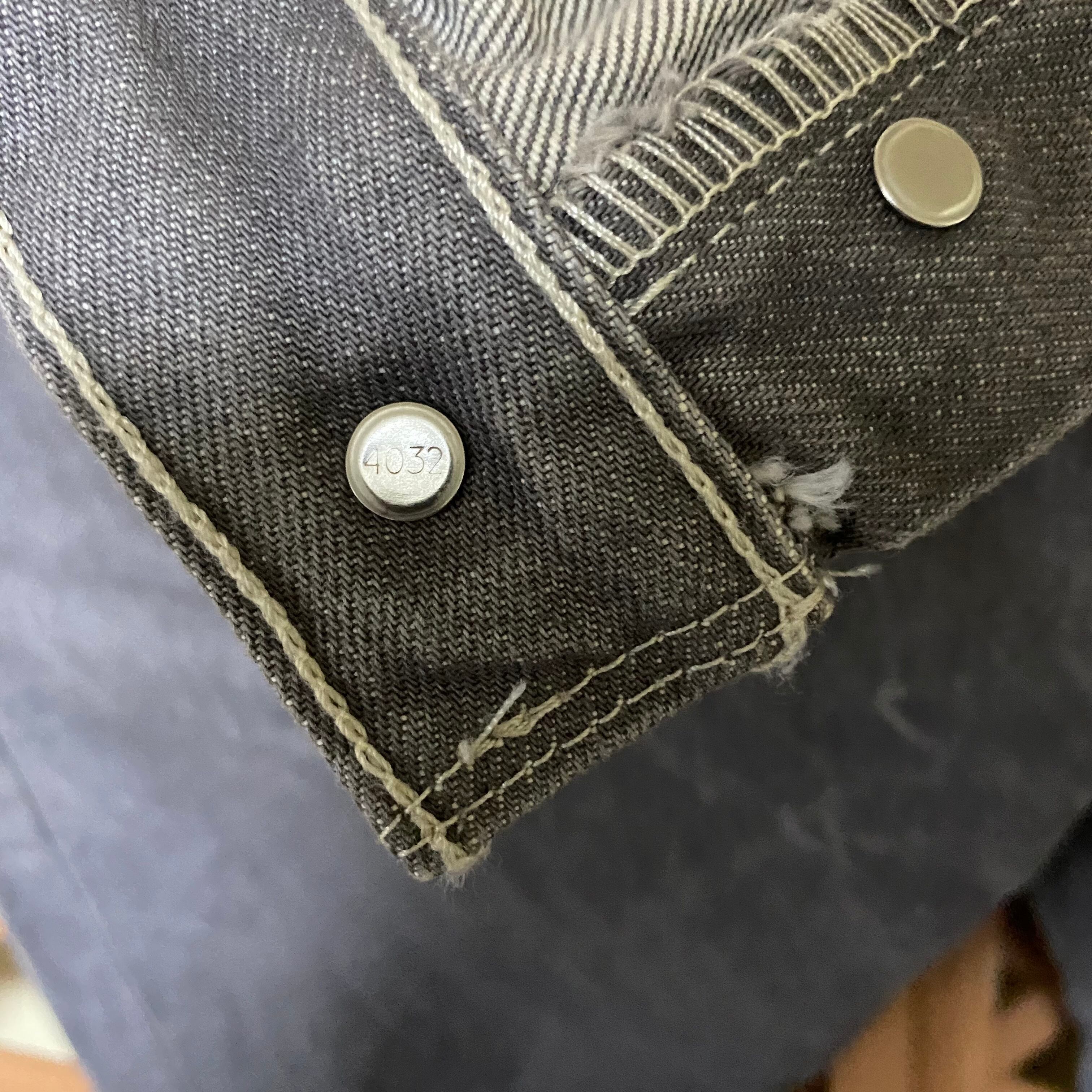 Levi's リーバイス W38 L30 ダークグレー カラーパンツ 501 | LUCKY BASE 古着屋 Levi's リーバイス W38 L30 ダークグレー カラーパンツ 501 | LUCKY BASE 古着屋
