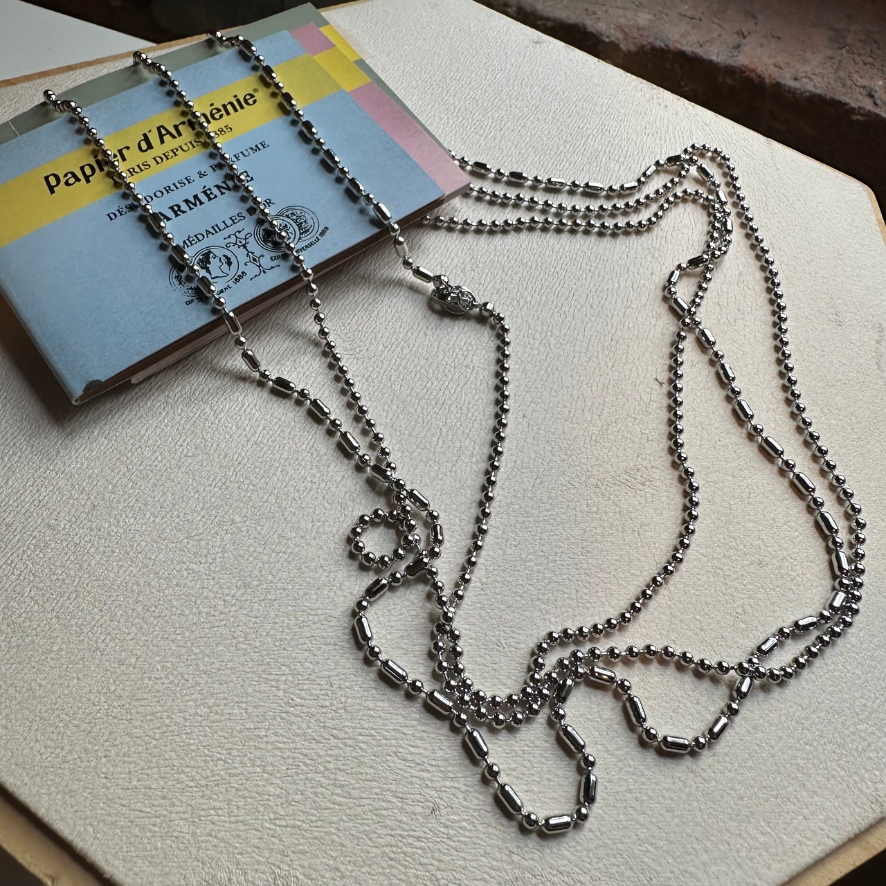 203N　ロングネックレス