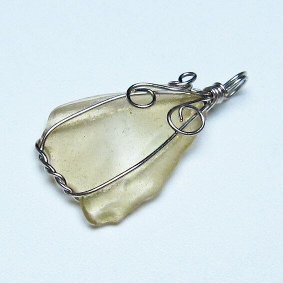 リビアングラス ペンダント 一点物 メール便可 112-13639