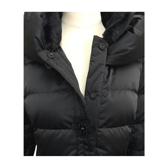 スーパービューティー ダウンコート エコファー襟付 花モチーフ