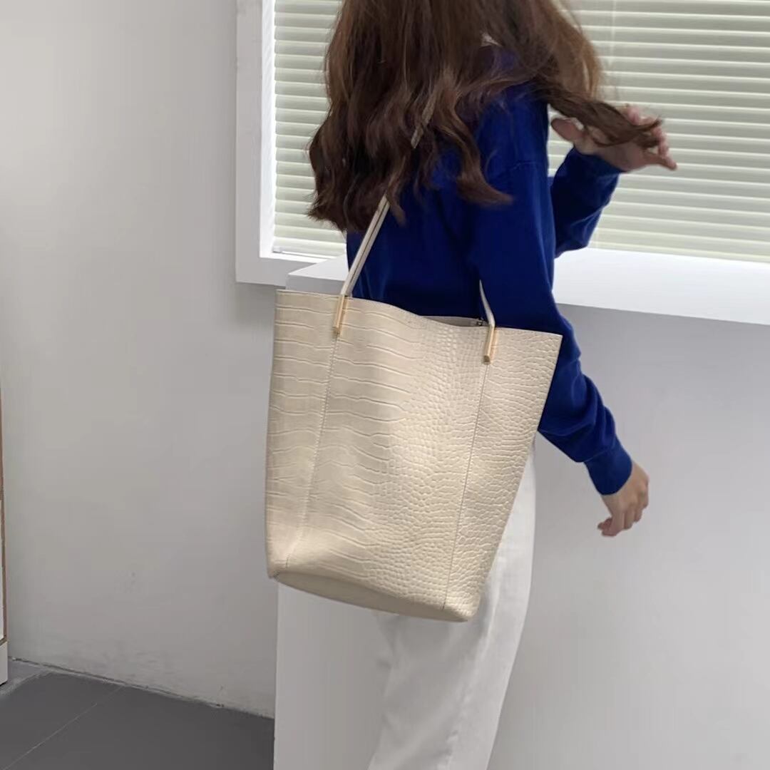 細ストラップ　トートバッグ　AS49-1411