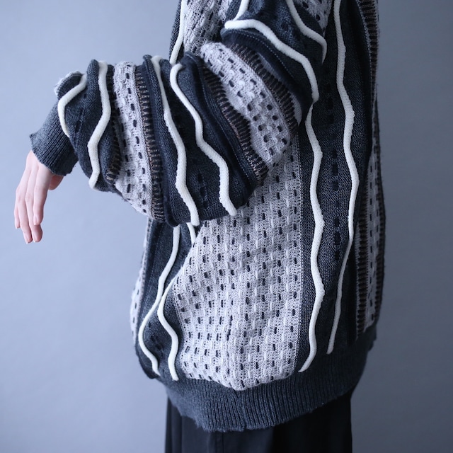 good coloring 3D uneune line pattern loose pullover knit