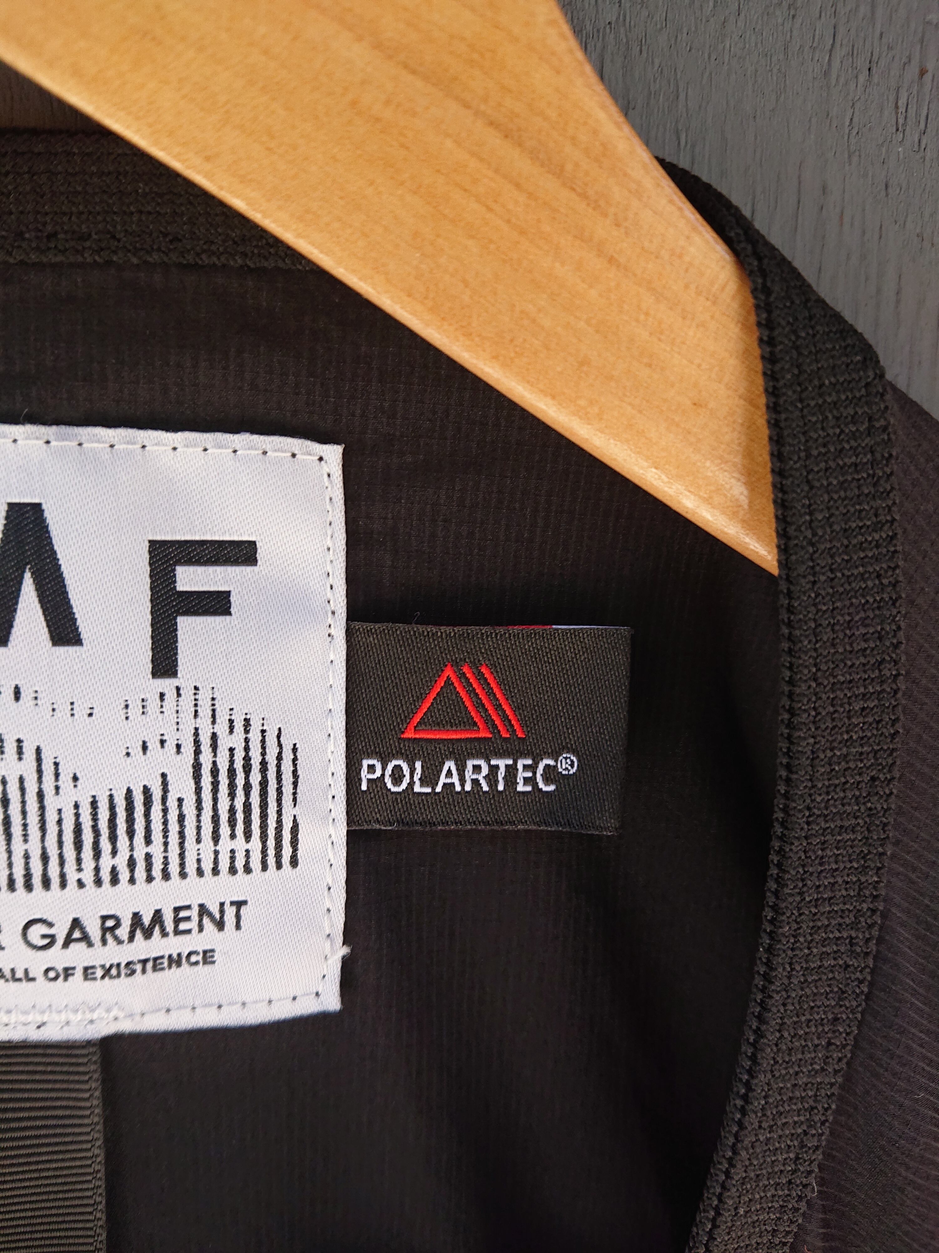 COMFY CMF OUTDOOR GARMENT 