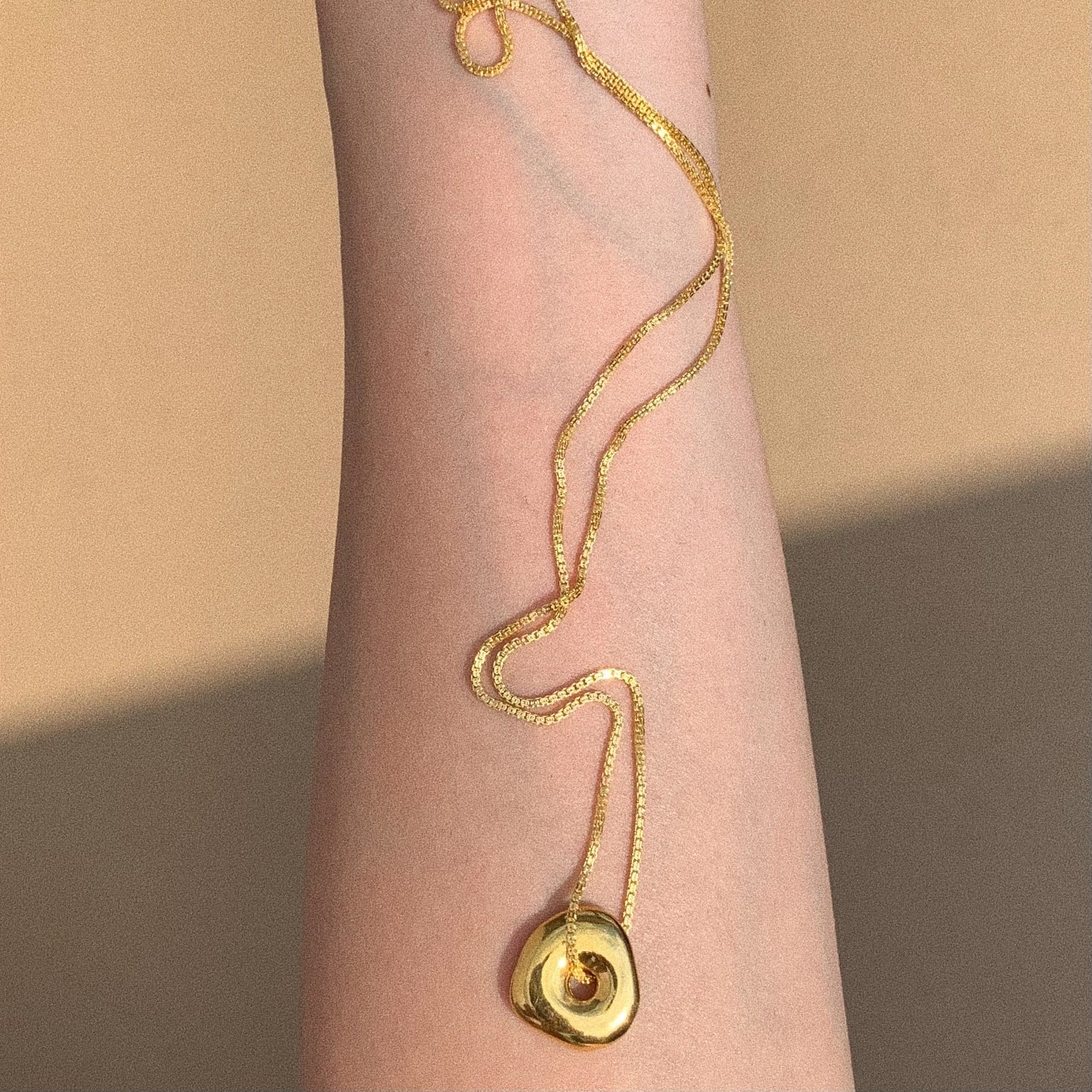 完売品！Llife VOLUTA SHELL NECKLACE Llife VOLUTA SHELL NECKLACE - メルカリ