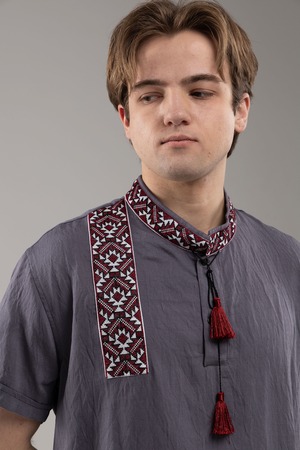 【男女兼用モデル】ウクライナ手刺繍ヴィシヴァンカ　半袖　フリーサイズ