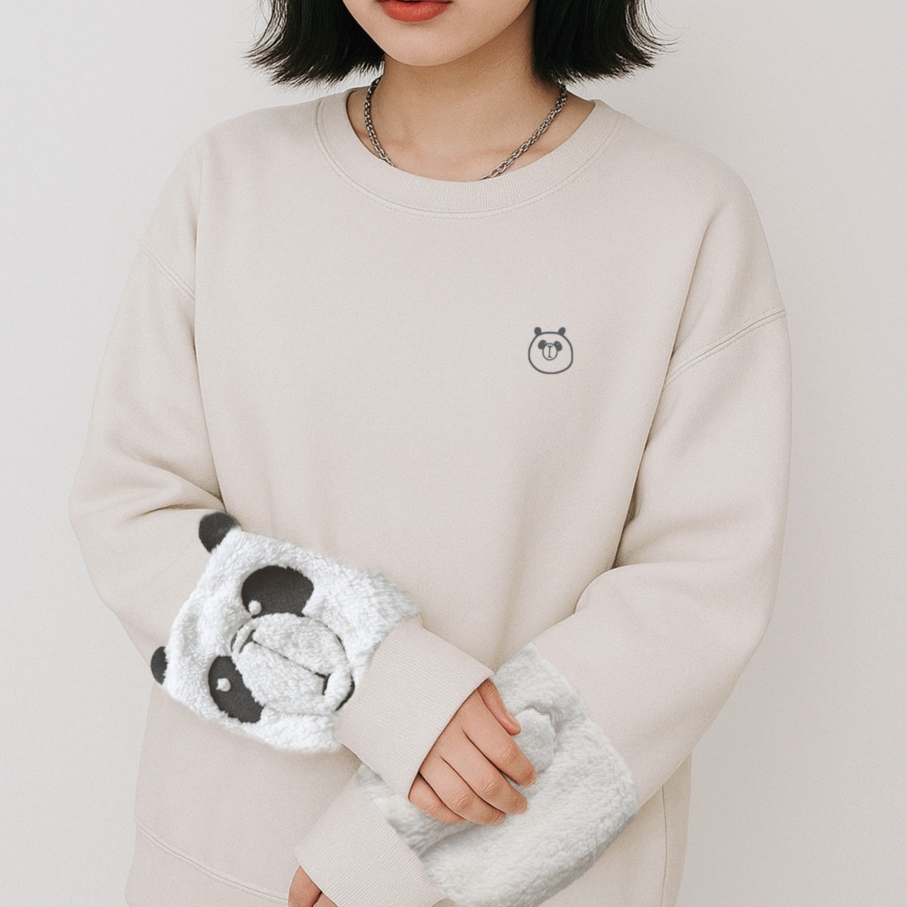 【無言のあいさつ。】「話しかけやすい」を創る袖パンダ ボア刺繍 ゆるだぼ スウェット【優しい繋がり】 - 1