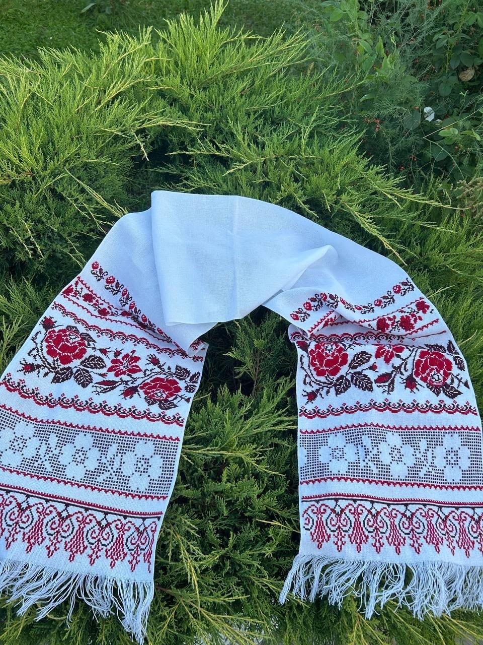 ウクライナ伝統手刺繍祭具タオル「ルシニク」 | ウクライナ刺繍と伝統