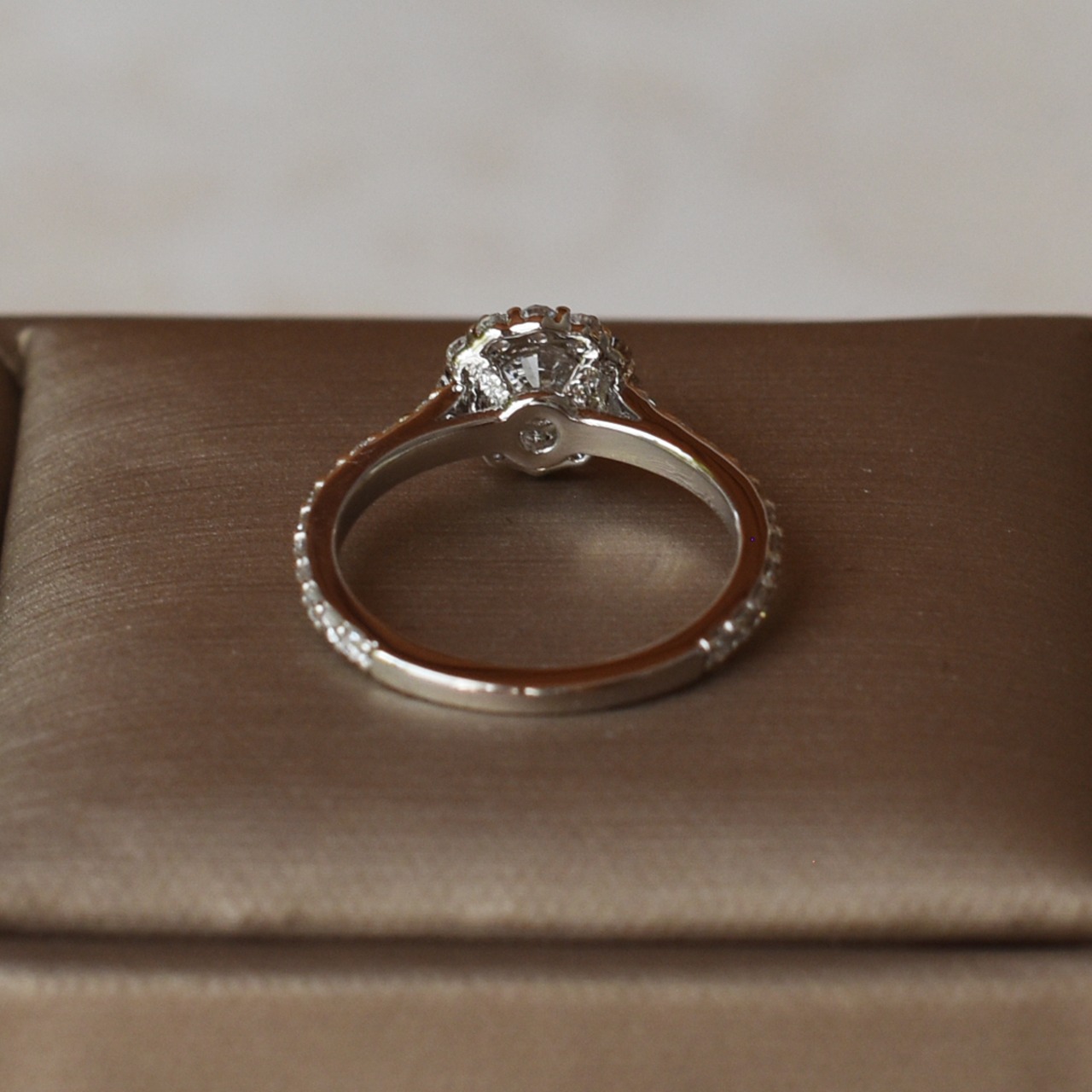 ラボグロウンダイヤモンド  ヘイローリング 0.5ct  0.7ct 1ct  18K/Pt950   YG/PG/WG 【受注生産】