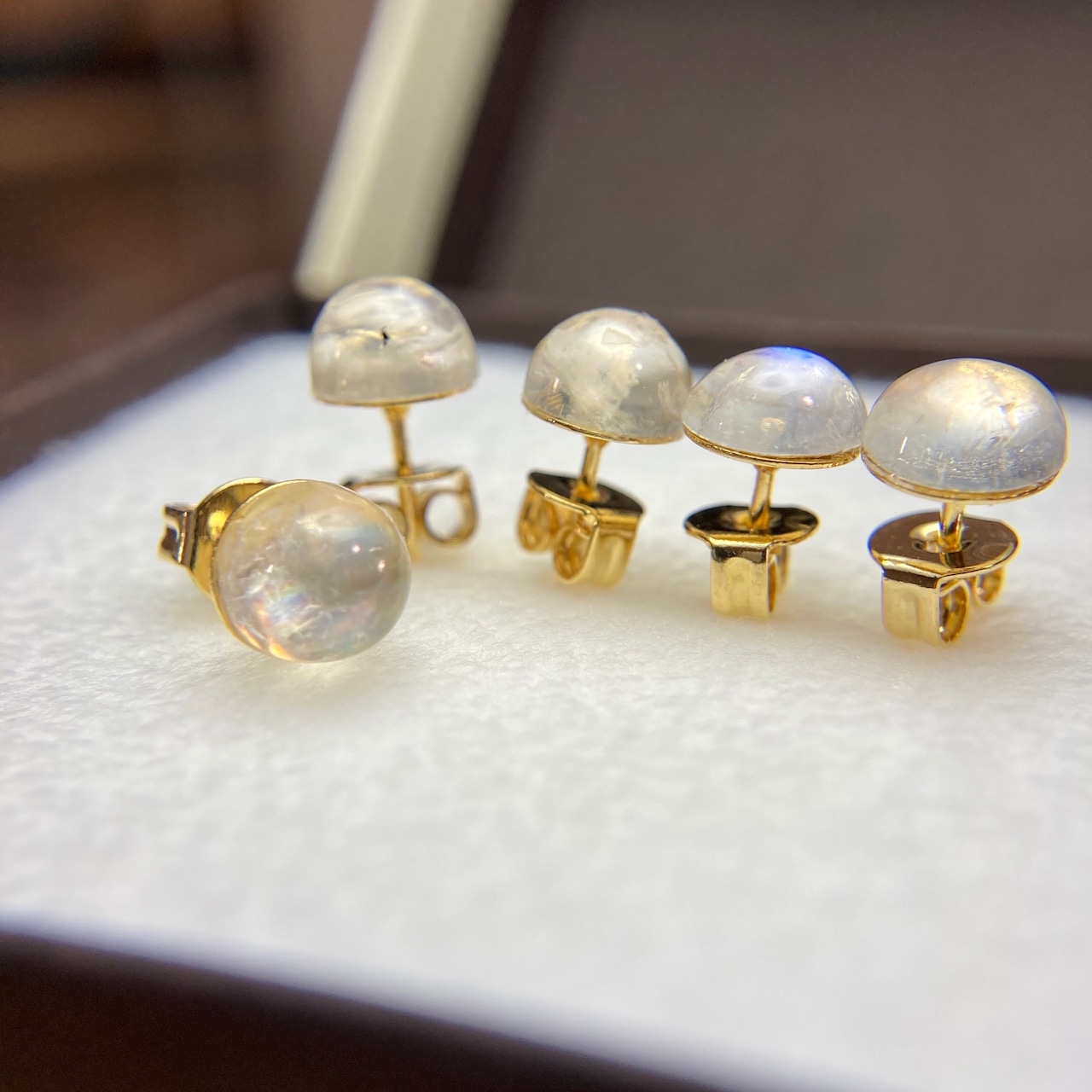 お試しピアス　ムーンストーン　6mm 一粒単位