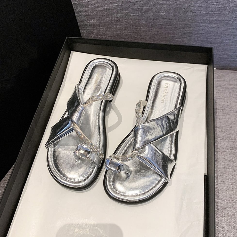 asymmetry bijou tong sandals / l0679