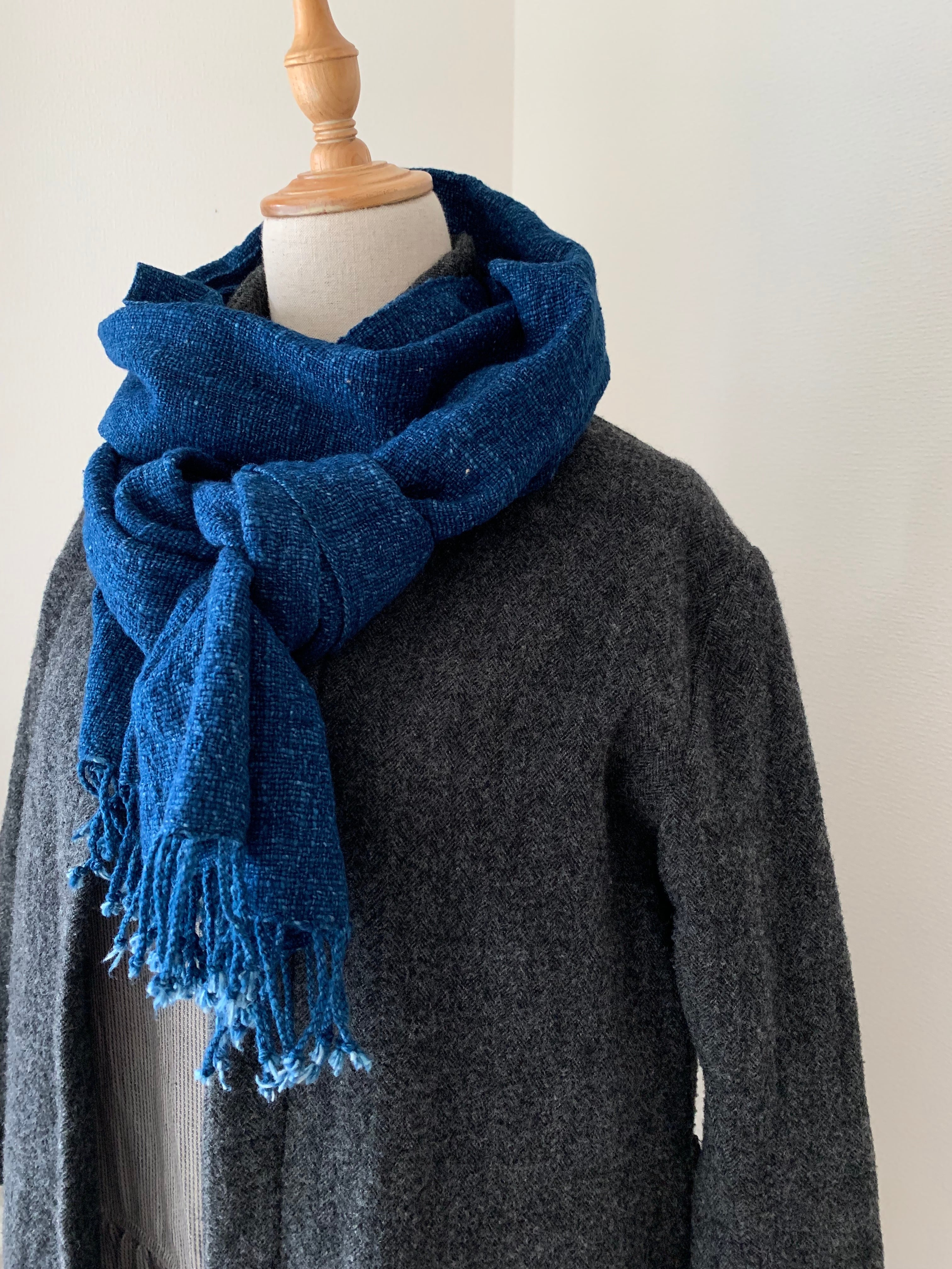 茜染　カディコットンストール　かご染　珊瑚色　手紡ぎ手織りストール　綿100% 7e4cf5c74228e19c7a6a549d9a82b6