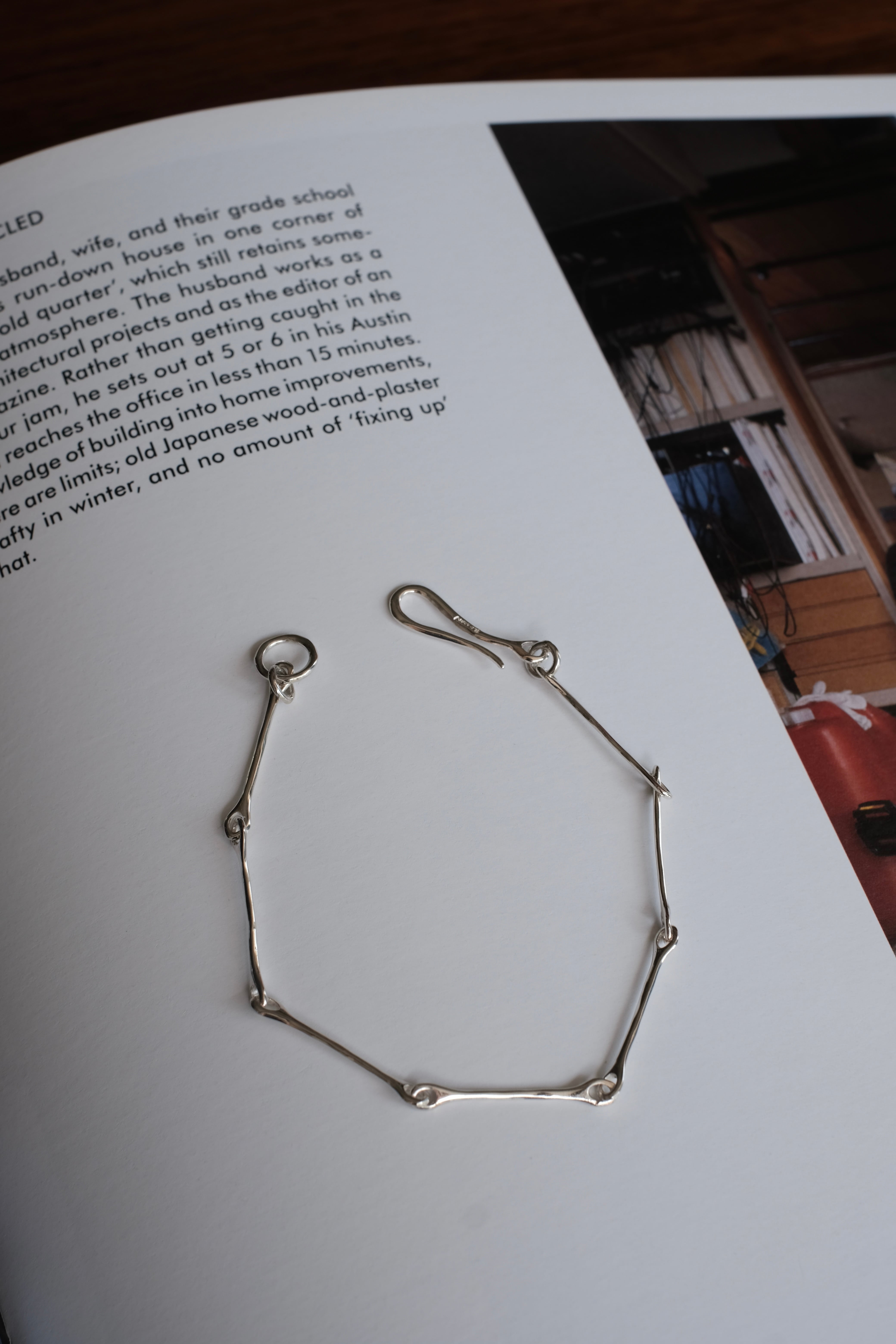 R.ALAGAN / TINY DOT THIN HOOPS | LIVING