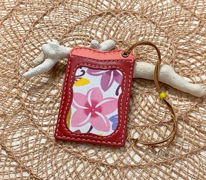 紅型パスケース    （プルメリア柄）　　革　赤・ピンク