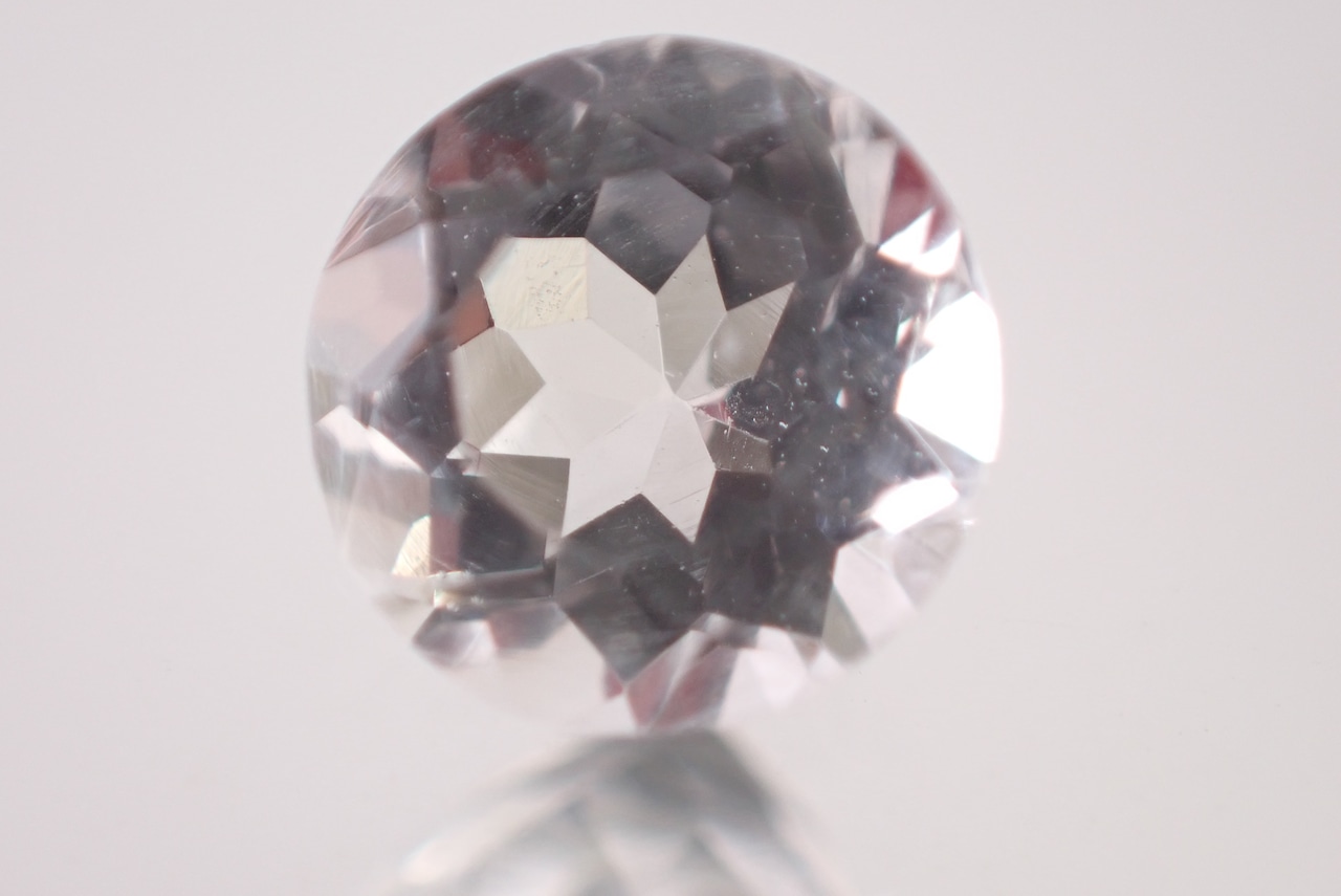 ホワイトトパーズ(簡易ソーティング付)　0.878ct　[D9-135]