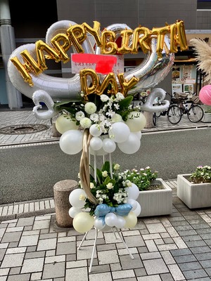 BIRTHDAYバルーンスタンド 白/ステージ/発表会/誕生日/開店/御祝/オシャレ