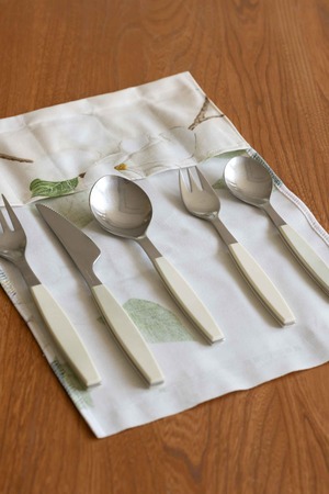 Georg Jensen　ジョージジェンセン Strataシリーズ Henning Koppel　デザイン　White ディナーナイフ フォーク スプーン、ランチスプーン フォーク