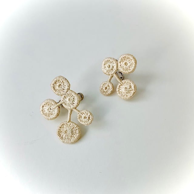 刺繍イヤリング・ピアスga.la (e-024・p-024）13色