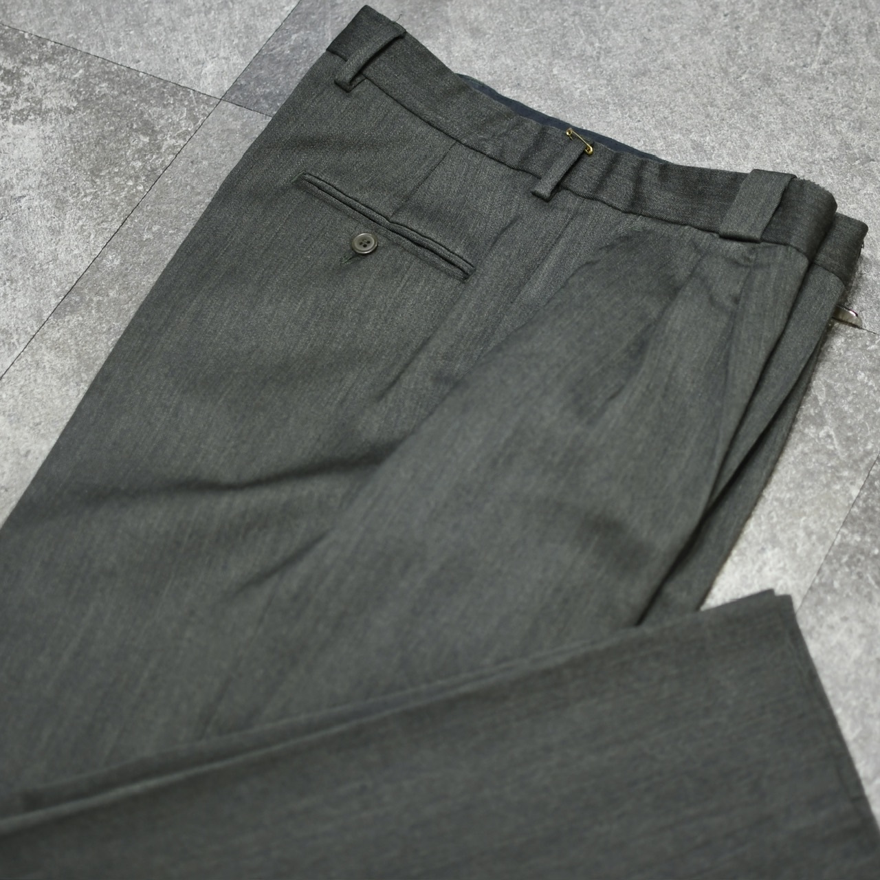 LUCAN 2 tuck wool poly slacks khaki