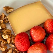 フランス産 コンテ・ド・モンターニュ 12ヶ月熟成 ハードチーズ 1kg|グラスフェッド・切りたて|業務用・フォンデュ・グラタンに COMTE DE MONTAGNE 12M+ Aged Hard Cheese – Grassfed Freshly Cut, 1kg
