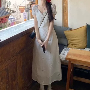 ワンピース 韓国風 オルチャン フレアワンピ ワンピ ロング ロング丈 袖あり 半袖 スクエアネック Aライン パンチ スリッド入り 大人可愛い きれい シンプル カジュアル 大人カジュアル 大人 かわいい リゾート ビーチ 上品 おしゃれ お洒落 かっこいい 大人女子 大人カジュアル セクシー モダン 主役級 春 夏 S M L XL サイズ展開 レディース デート お出かけ 女子会 休日リラックス リラクシー 韓国 韓国系 オルチャン ファッション コーデ スタイル モテ 海 旅行 大人カラー 涼しげ
