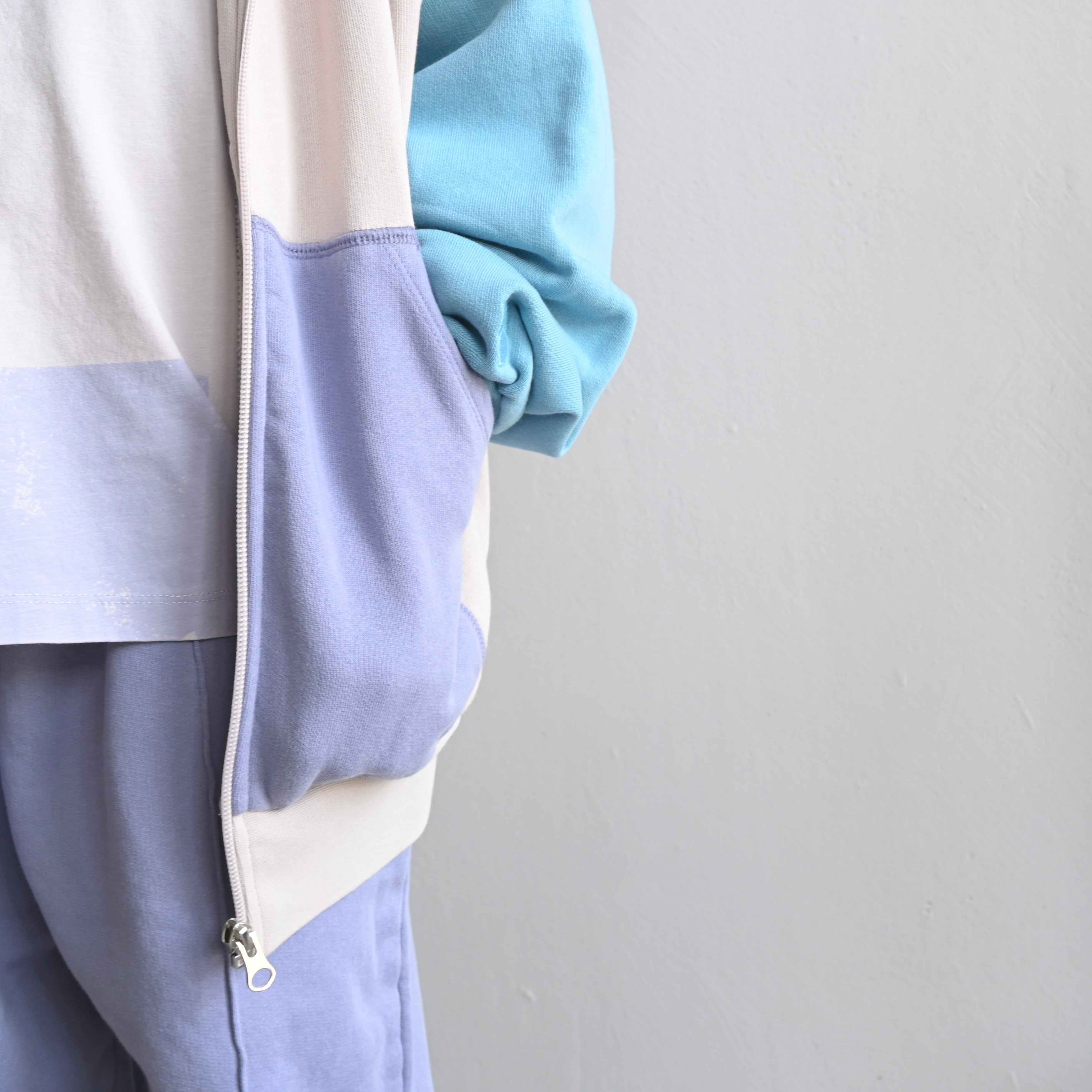 《main story 2022AW》Zipped Hoodie / Colorblock Cloud | cirkel mote powered  by BASE