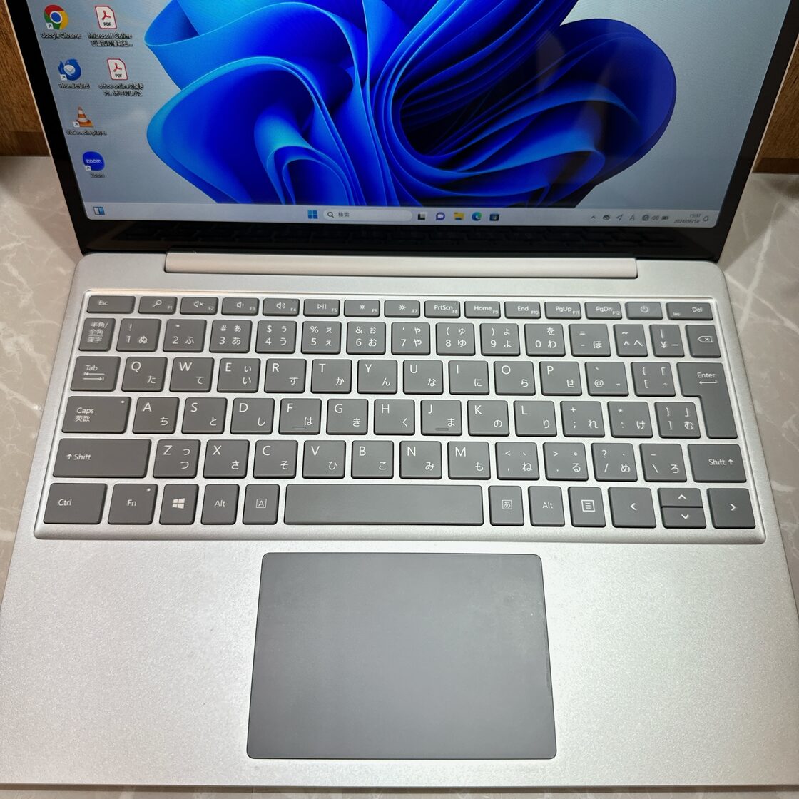 美品】Surface Laptop Go☘️メモ8G☘️爆速SSD☘️i5第10世代 | Pay ID